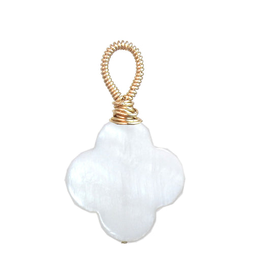 White mother of pearl quatrefoil - Gold